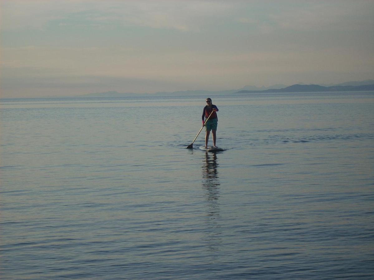At Nautica Tigh Private Keypad Entrances Bed and Breakfast Qualicum Beach Eksteriør billede