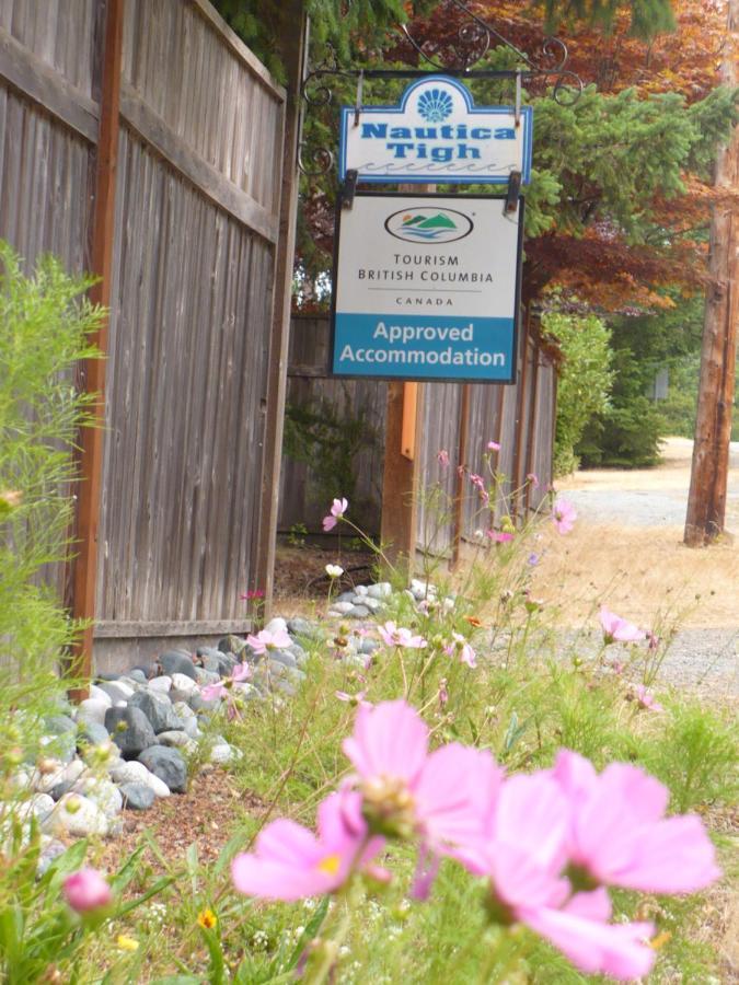 At Nautica Tigh Private Keypad Entrances Bed and Breakfast Qualicum Beach Eksteriør billede