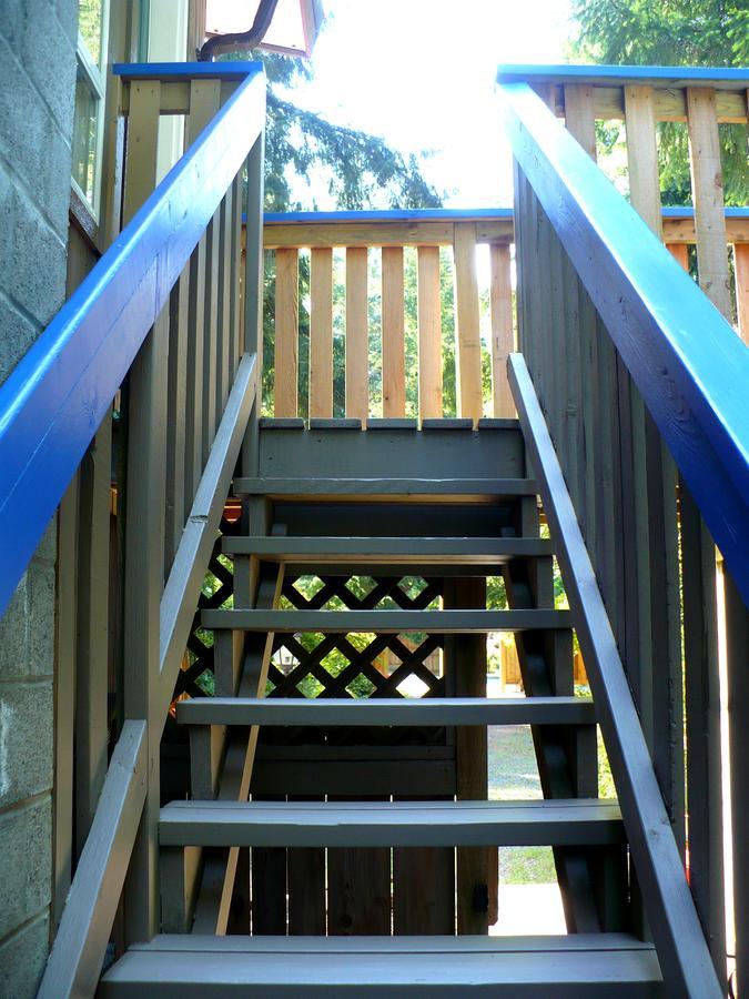 At Nautica Tigh Private Keypad Entrances Bed and Breakfast Qualicum Beach Eksteriør billede